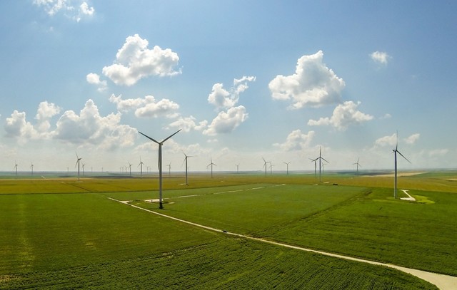 Premieră în Europa - Înlocuirea obligatorie a turbinelor eoliene de peste 25 de ani 1 premiera in europa inlocuirea obligatorie a turbinelor eoliene mai vechi de 25 de ani 6761c6645c089