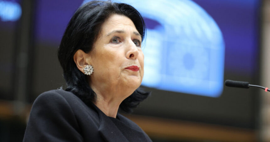 presedinta georgiei critica reactia lenta a europei si ii cere sa sustina apelul la noi alegeri georgienii inca asteapta 6762b3a6b39b6