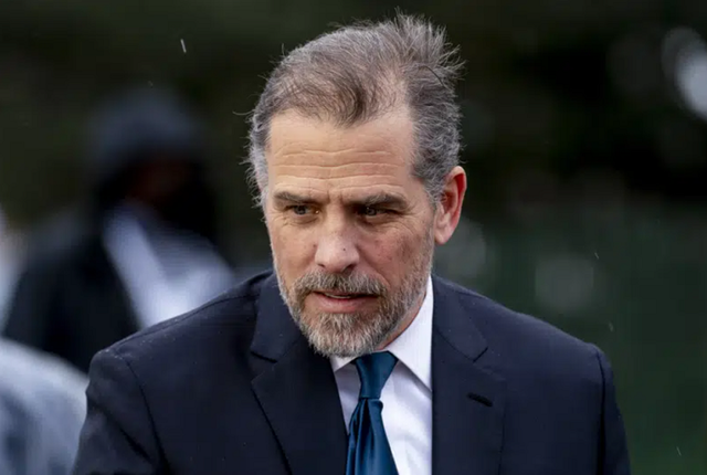 Președintele Joe Biden îl grațiază pe fiul său Hunter Biden în cazuri de fraudă fiscală și deținere ilegală de arme de foc 1 presedintele joe biden il gratiaza pe fiul sau hunter biden in cazuri de frauda fiscala si posesie ilegala de arme de foc 674d5a3fe5cff