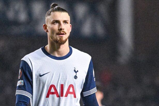 probleme pentru radu dragusin tottenham se bate cu rivalii din premier league pe un fundas de top 67652c267eaad