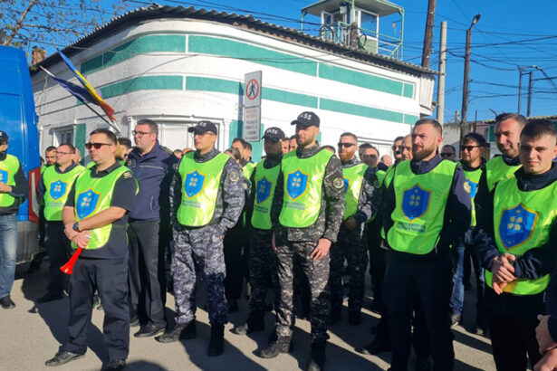 protest la penitenciarul poarta alba peste 100 de angajati vor participa la actiune nemultumiti de masurile de austeritate anuntate de guvern 67717856c386a