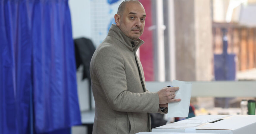 Radu Mihaiu, după ce PSD a ieșit de la negocieri: „Vrem să ne asumăm responsabilitatea de a salva România de dezastrul lăsat de domnul Ciolacu” 1 radu mihaiu dupa iesirea psd de la negocieri vrem sa ne inhamam la a salva romania de dezastrul lasat de domnul ciolacu 6764088053812