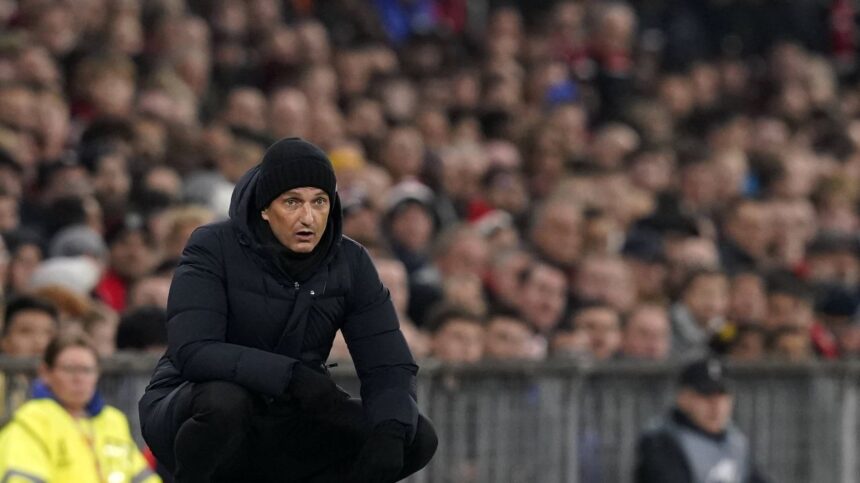 reactii impartite in grecia dupa suspendarea primita de razvan lucescu este enervant i a alergat pe fanii echipei adverse 67731904edf86