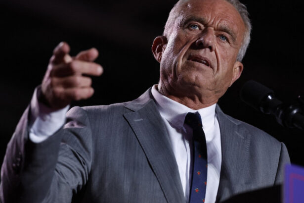 robert f kennedy jr nu il sustine pe calin georgescu in scrutinul prezidential nu s a pus niciodata problema sa vina in romania 675160273760b
