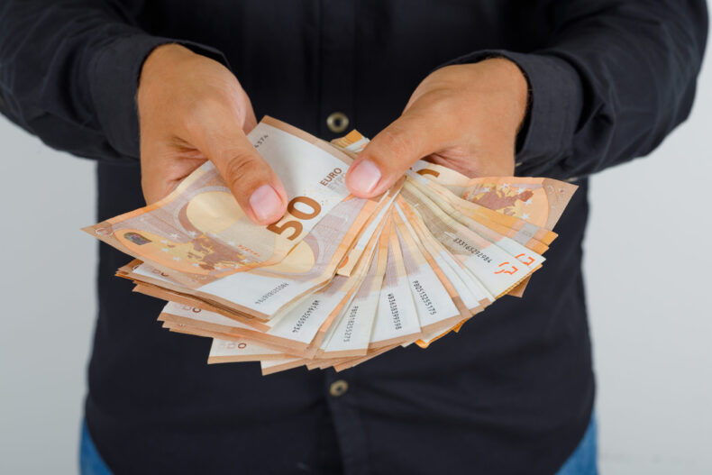 Marele premiu la Loto 6/49 a fost câștigat. La cine a ajuns suma de peste 900.000 de euro? 1 s a castigat marele premiu la loto 6 49 la cine a ajuns premiul de peste 900 000 de euro 674cd5553ad43