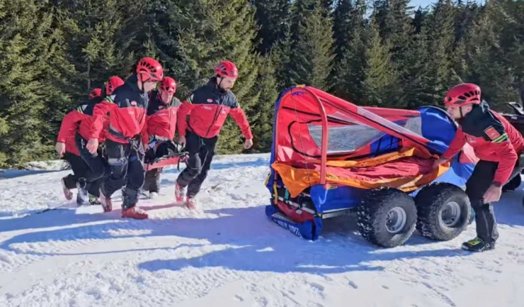 salvamont inca o zi cu foarte multe accidente petrecute pe munte 67724cfcdfda8
