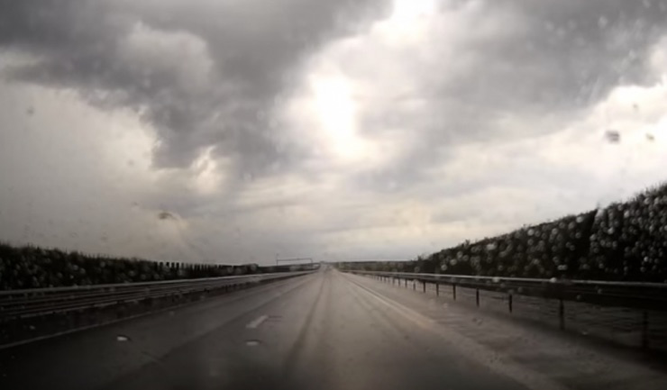 se circula pe carosabil umed pe principalele autostrazi din tara 6753e867b5f6a