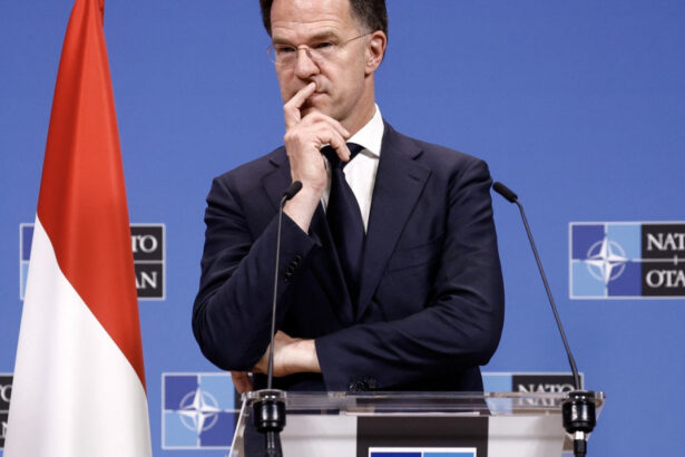 seful nato insista ca membrii aliantei sa creasca bugetele militare 67632898bae6a