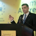 simion aur lucrurile sunt grave inclusiv prin mai au mers peste anumite clanuri interlope se pune presiune in asemenea hal incat la un semn al lui iohannis sa se alinieze toate partid 6752c5cb813b2