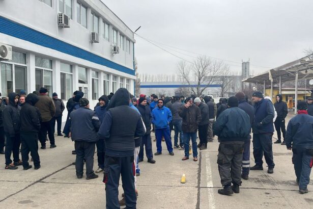 sindicalistii ct bus ar putea intra in greva din 4 ianuarie 2025 angajatii reclama ca li s a facut o propunere de marire a salariului batjocoritoare 676317994691e