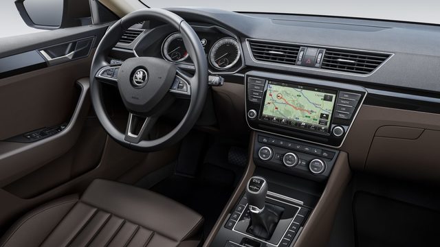 skoda superb vw tiguan si alte modele ale grupului vw diagnosticate ca vulnerabile la atacurile hackerilor care pot urmari masina sau asculta sunetele din interior 6768f48fa1489