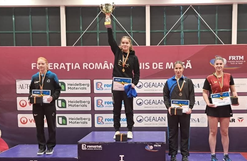 sportiva de la csm constanta elena zaharia tripla campioana nationala de tineret la tenis de masa 67618950eae1e