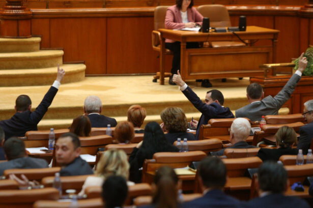 statutul deputatilor si senatorilor modificat au fost inasprite sanctiunile pentru abaterile disciplinare ce risca parlamentarii 6765dc24d46e3
