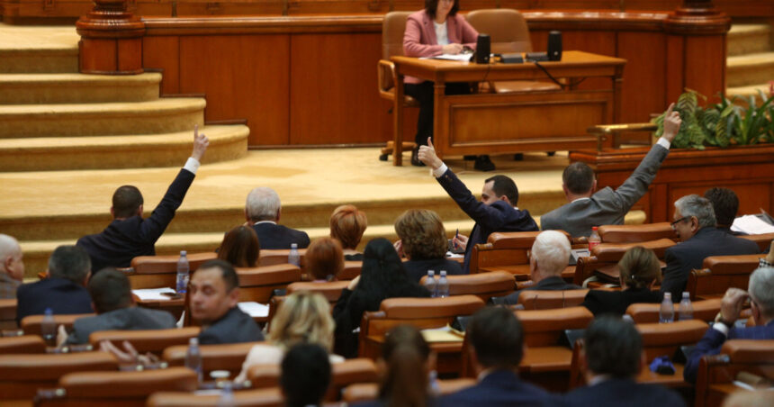 Modificarea statutului deputaților și senatorilor: înăsprirea sancțiunilor pentru abaterile disciplinare și consecințele pentru parlamentari. 1 statutul deputatilor si senatorilor modificat au fost inasprite sanctiunile pentru abaterile disciplinare ce risca parlamentarii 6765dc24d46e3