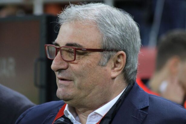 stoichita a ales el este cel mai bun fotbalist roman din toate timpurile hagi dobrin si balaci sunt sub el 675ee91c244a6