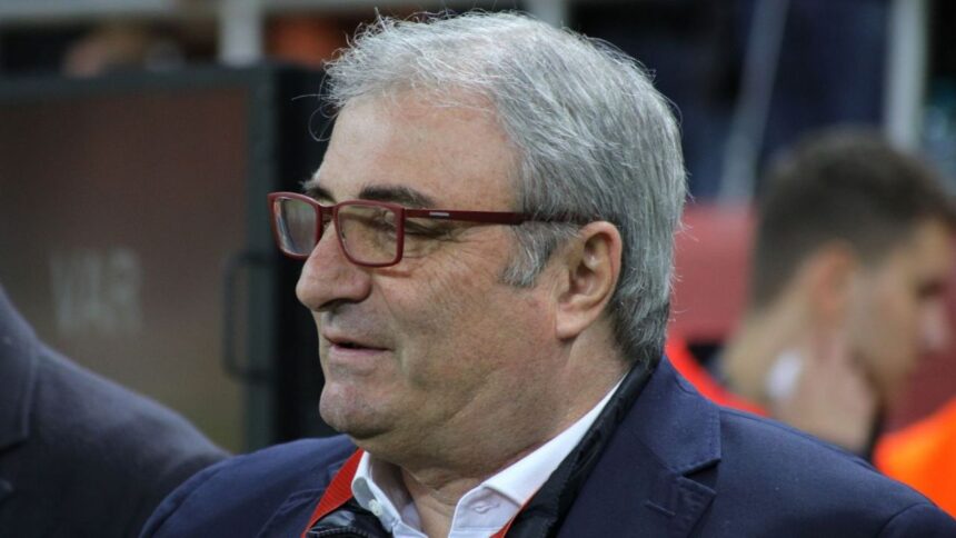 stoichita a ales el este cel mai bun fotbalist roman din toate timpurile hagi dobrin si balaci sunt sub el 675ee91c244a6