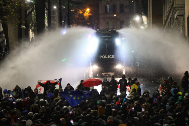 sua condamna folosirea excesiva a fortei impotriva protestatarilor din georgia politia a folosit tunuri cu apa si gaze lacrimogene 674beeaf049f8