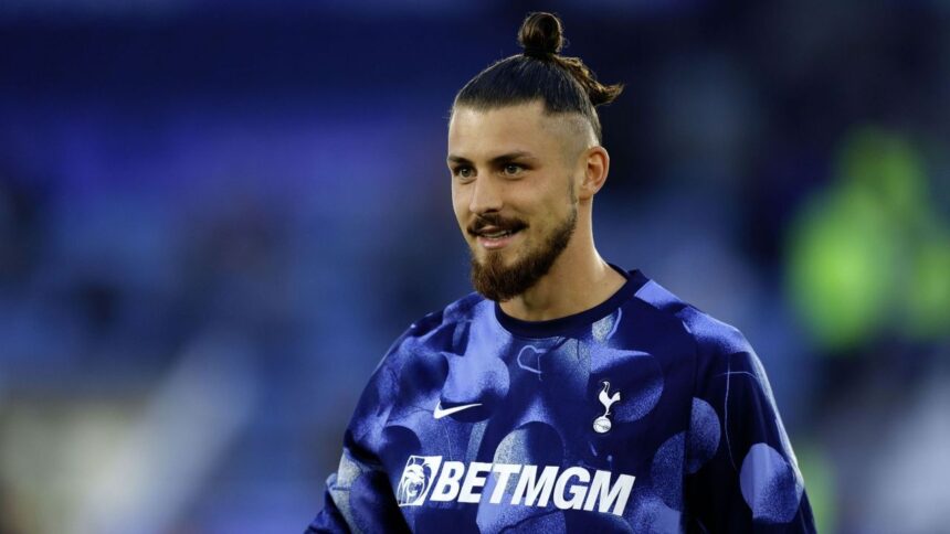 Tottenham implementează schimbări după înfrângerea cu Liverpool: englezii au anunțat ce urmează pentru Drăgușin. 1 tottenham trece la schimbari dupa dezastrul cu livepool englezii au anuntat ce il asteapta pe dragusin 676c14883ffb1