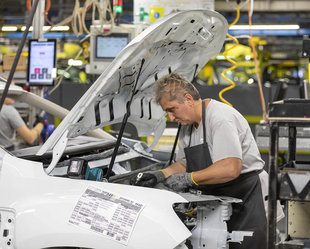 Angajații Dacia au obținut o nouă creștere a salariilor în negocierile pentru contractul colectiv, plus o primă anuală de câteva sute de euro 1 ultima ora angajatii dacia au obtinut o noua crestere a salariilor in negocierile pentru contractul colectiv plus o prima anuala de cateva sute de euro 67655b9129ce6