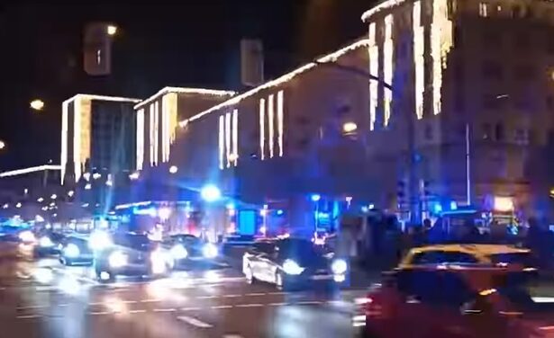 ultima ora video o masina a intrat in plin in multime la targul de craciun din orasul german magdeburg 676615ea28bd5