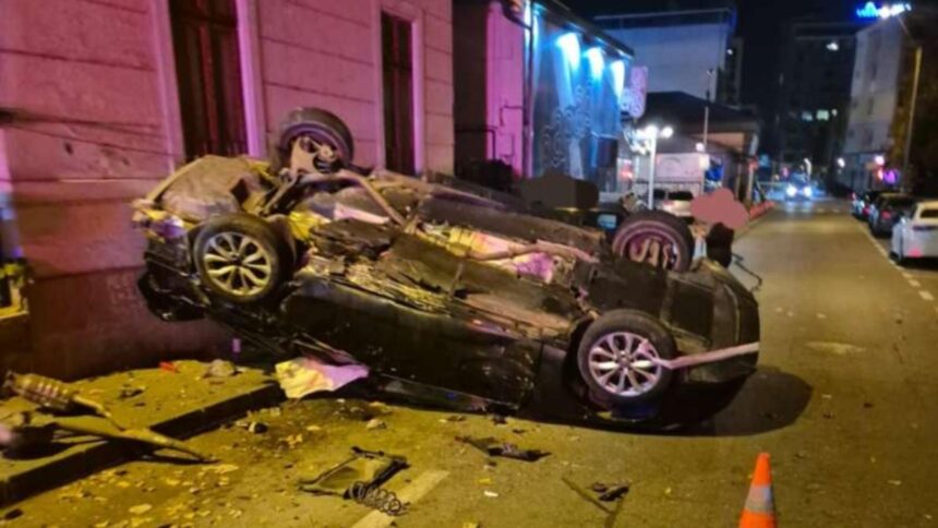 un autoturism s a rasturnat pe carosabil pe strada arcului in zona doraly 676861030929a