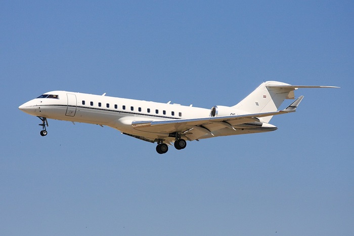 Un avion privat plecat din SUA va ateriza astăzi în România, iar identitatea pasagerilor nu este cunoscută. 1 un avion privat care a plecat din sua va ateriza azi in romania nu se stie cine se afla la bordul aeronavei 6752df7a909bb