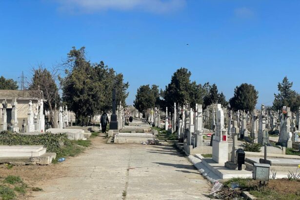 un barbat a murit astazi in cimitirul din viile noi iata ce transmit politistii 67680965608cc