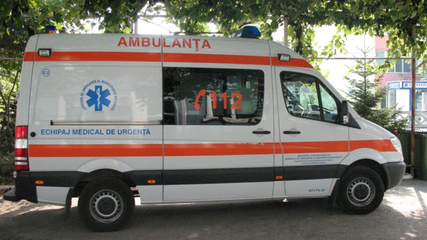 un barbat s a accidentat dupa ce a studiat ustensile de bucatarie dintr un magazin iar apoi si a scapat cutitul pe picior 675b06374492f