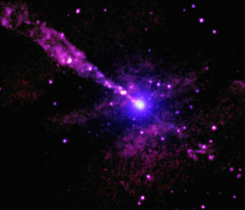 un obiect neidentificat s a izbit de o gaura neagra iar nasa a reusit sa surprinda momentul 675dae8ad018d