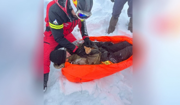 un ucrainean cazut intr o rapa in muntii maramuresului salvat dupa 5 ore de efort sustinut 6753745d80631