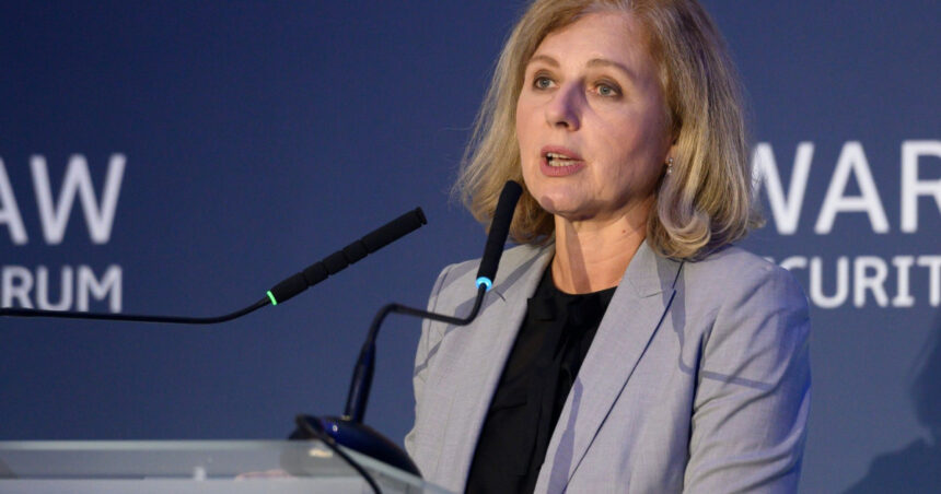 vera jurovaromania este un caz socant dar departe de a fi izolat astfel este distrusa democratia din exterior 6757014c2f50e
