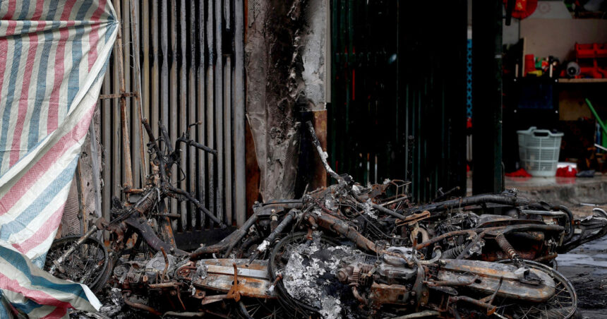 11 persoane au murit într-un incendiu la un bar de karaoke din Vietnam, poliția bănuind că localul a fost incendiat intenționat. 1 video 11 persoane au murit intr un incendiu la un bar de karaoke din vietnam politia banuieste ca localul a fost incendiat intentionat 6763debf9e4a9