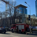 video accident grav pe un santier din capitala o placa de beton a cazut peste un utilaj in care ar fi o persoana 6762c8c24804d