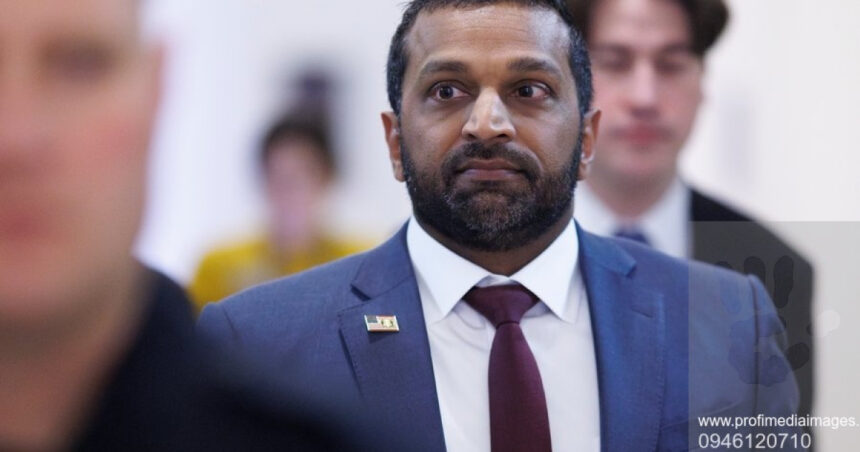 Candidatul propus de Donald Trump pentru conducerea FBI solicită o anchetă a fondurilor acordate Ucrainei și aduce acuzații lui Zelenski. 1 video candidatul propus de donald trump pentru conducerea fbi vrea o ancheta a banilor acordati ucrainei ce acuzatii ii aduce lui zelenski 675c313f0b711