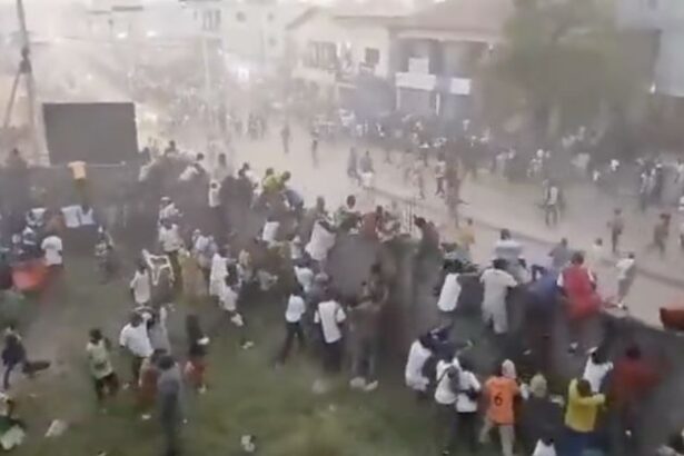 video ce se intampla in dictatura sprijinita de rusia peste 100 de morti la un meci de fotbal dupa o decizie a arbitrului 674d51f4ac7ac