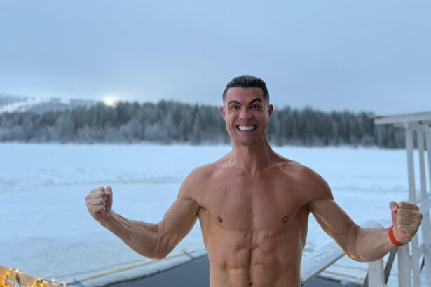 video cristiano ronaldo aflat in vacanta in laponia a acceptat o provocarea care i a adus 500 000 de like uri in doua minute 676ba96ad9170