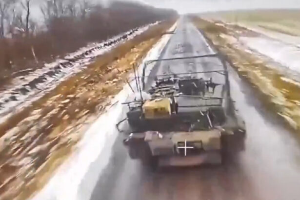 video echipajul ucrainean al unui tanc abrams dezvaluie cum a supravietui in urma unui atac masiv de drone imposibil intr un tanc sovietic 67682ab09d890