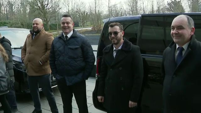 "Toți de aici!" Șoferii români au oferit servicii de transport de top la gala de la Zurich care a stabilit preliminariile CM 1 video exclusiv toti de aici soferii romani au asigurat servicii de transport de top la gala de la zurich care a stabilit preliminariile cm 675c3ef326035