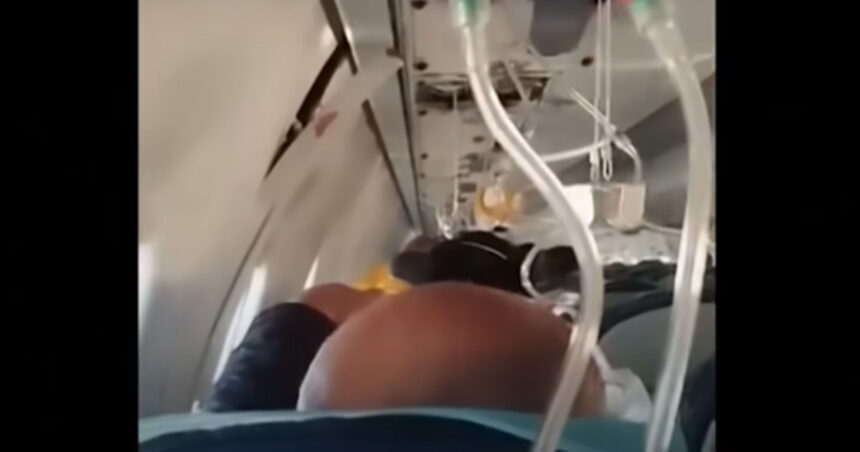 Imagini filmate în avionul Azerbaijan Airlines, chiar înainte de prăbușire. 29 de oameni au supraviețuit. 1 video imagini filmate in avionul azerbaijan airlines chiar inainte de prabusire 29 de oameni au supravietuit 676d2001556a8