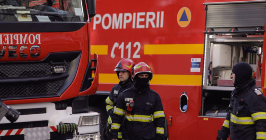 video incendiu puternic intr o cladire din centrul capitalei pompierii intervin cu sapte autospeciale 67545d417b83e
