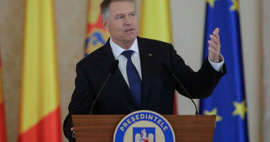 Iohannis: Nici CSAT, nici un serviciu nu poate să înceapă să spioneze propriii politicieni. Am ajunge înapoi, înainte de '89. 1 video iohannis nici csat nici un serviciu nu poate sa inceapa sa spioneze propriii politicieni am ajunge inapoi inainte de 89 6763048477abb