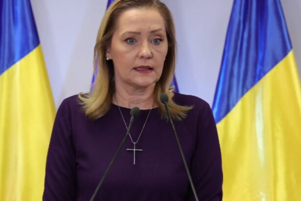 video lasconi la intalnirea cu oamenii de afaceri vedem deja ca economia incepe sa se clatine putin 675053cc83990