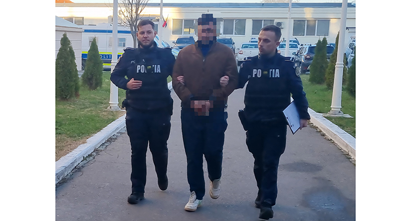 video mangalia a fost arestat un individ care a furat o masina din costinesti si a incalcat un ordin de protectie 676429b5d61ec