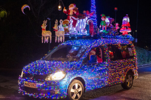 video masini cu nas rosu coarne si luminite amenzi de 1 300 lei pentru decoratiunile care pun soferii in pericol 675eaa10d0841