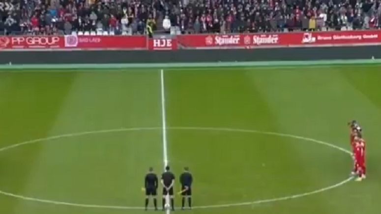 video moment incredibil in germania in timpul unui moment de reculegere afara cu nazistii 676c0a0dc82aa