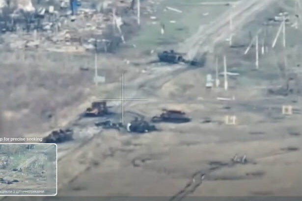 video momentul in care puscasii marini ucraineni resping asaltul unei unitati aeropurtate rusesti de elita 674dd3f5427a6