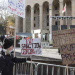 Proteste masive în Georgia, unde un fost fotbalist a fost ales președinte, fiind singurul candidat. 2 video proteste masive in georgia unde un fost fotbalist a fost ales presedinte al tarii era singurul candidat la presedintie 675d710223f17