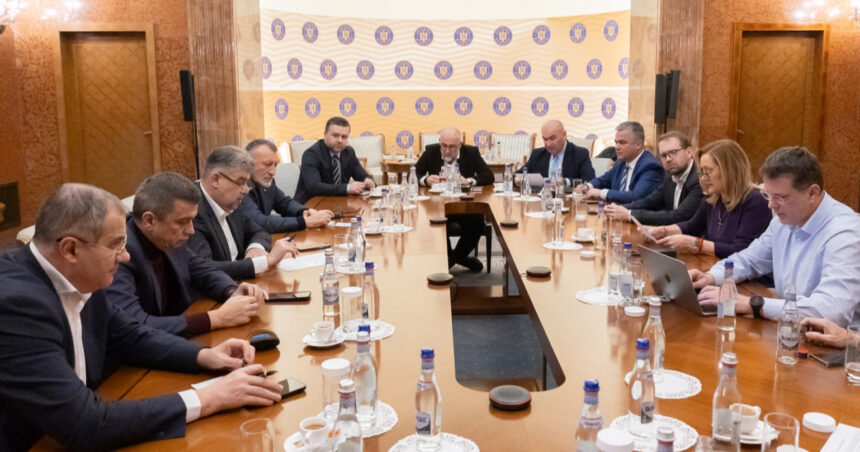 PSD-PNL-USR-UDMR au o nouă rundă de negocieri. Neînțelegeri privind împărțirea ministerelor în viitorul Guvern. 1 video psd pnl usr udmr au o noua runda de negocieri neintelegeri privind impartirea ministerelor in viitorul guvern 675b18ed9da17