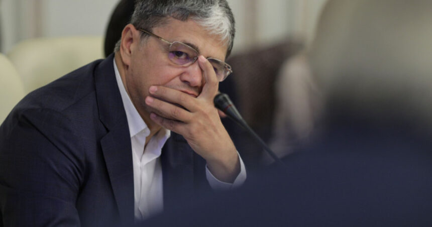 Scandal la discuțiile de la Palatul Victoria pe viitorul buget: USR acuză „cifre coafate” și „creșteri de taxe” 1 video scandal la discutiile de la palatul victoria pe viitorul buget usr au venit cu cifre coafate ni s au pus in fata cresteri de taxe 67600fffb3da1