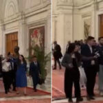 video sefa partidului lui calin georgescu a bruscat jurnalistii pe holurile parlamentului 676587f23217f
